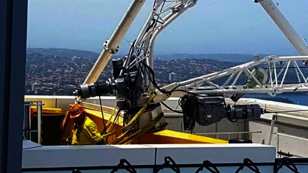 crane damaged whilst lowering machinery